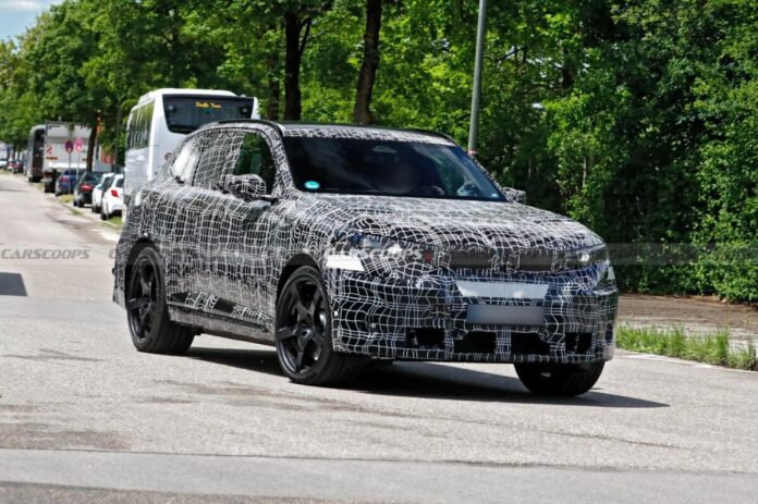 Спортивний BMW iX5 M вперше потрапив в об'єктиви фотошпигунів