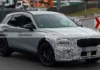 Новий Genesis GV70 Hybrid вперше показали майже без камуфляжу